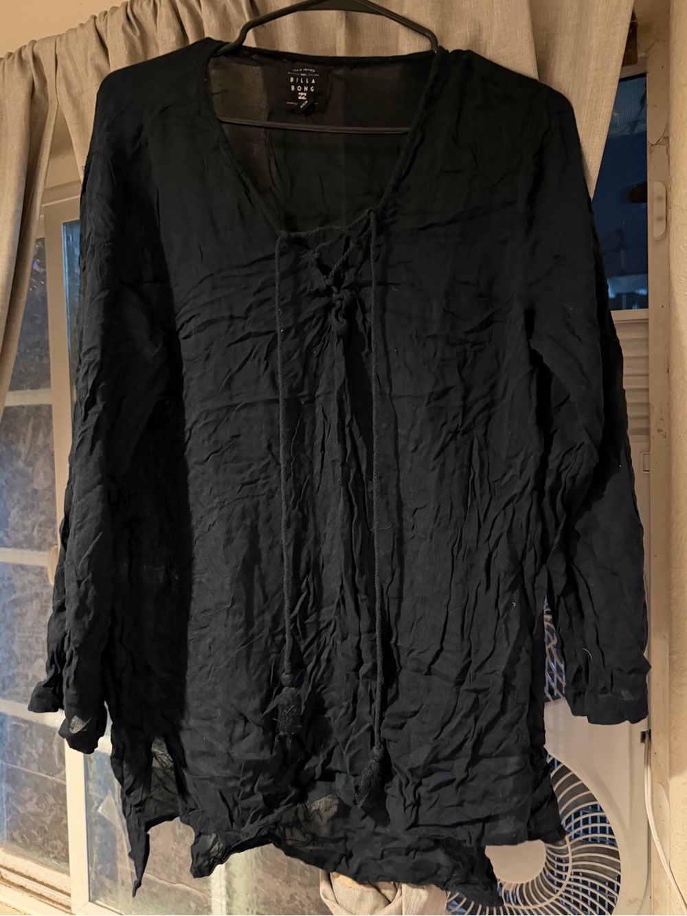 Billabong Black Lace-Up V-Neck Long Sleeve Tunic
